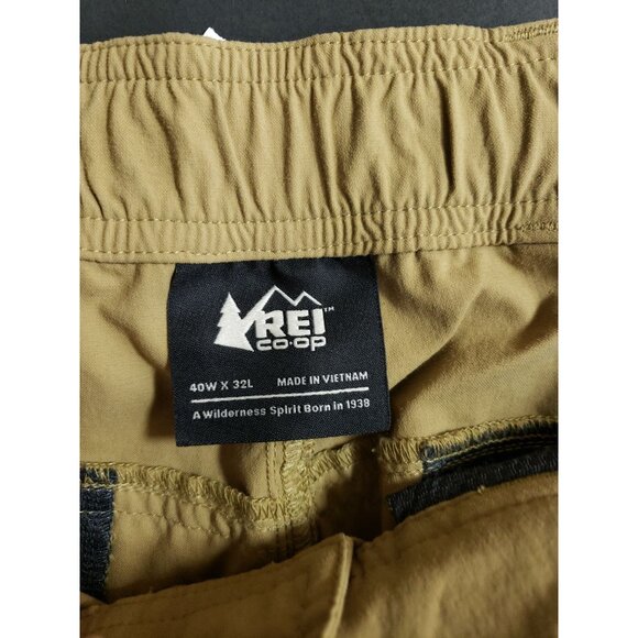 REI Light Weight Convertible Pants Men's Size 40x32 Tan Gusseted - Picture 8 of 10